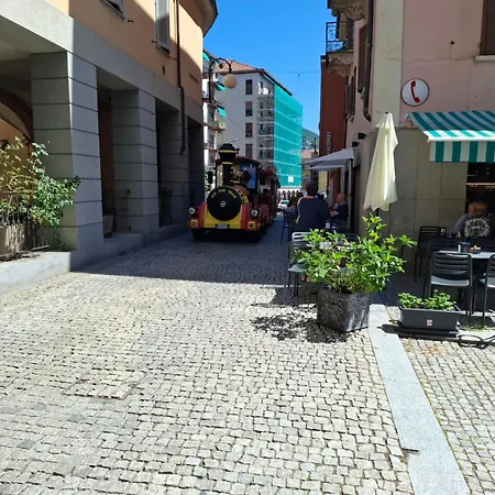 Mariel Verbania Centro Apartman