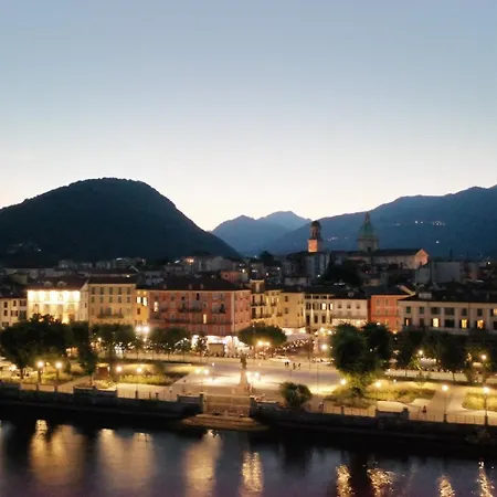 Mariel Verbania Centro * 인트라