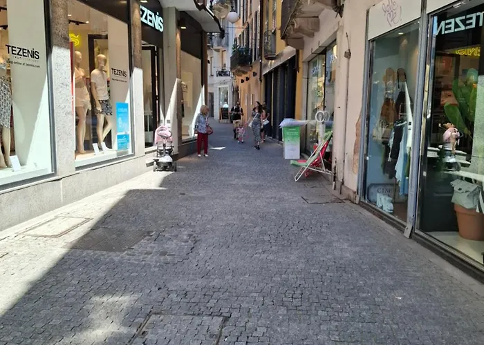 Mariel Verbania Centro Apartman *