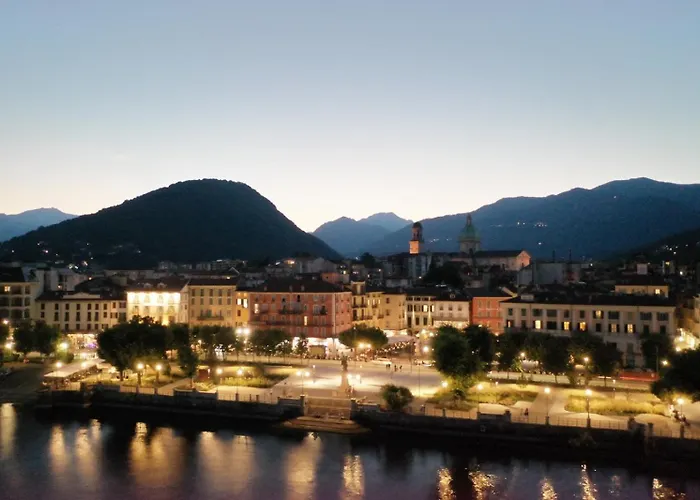 Mariel Verbania Centro * 인트라